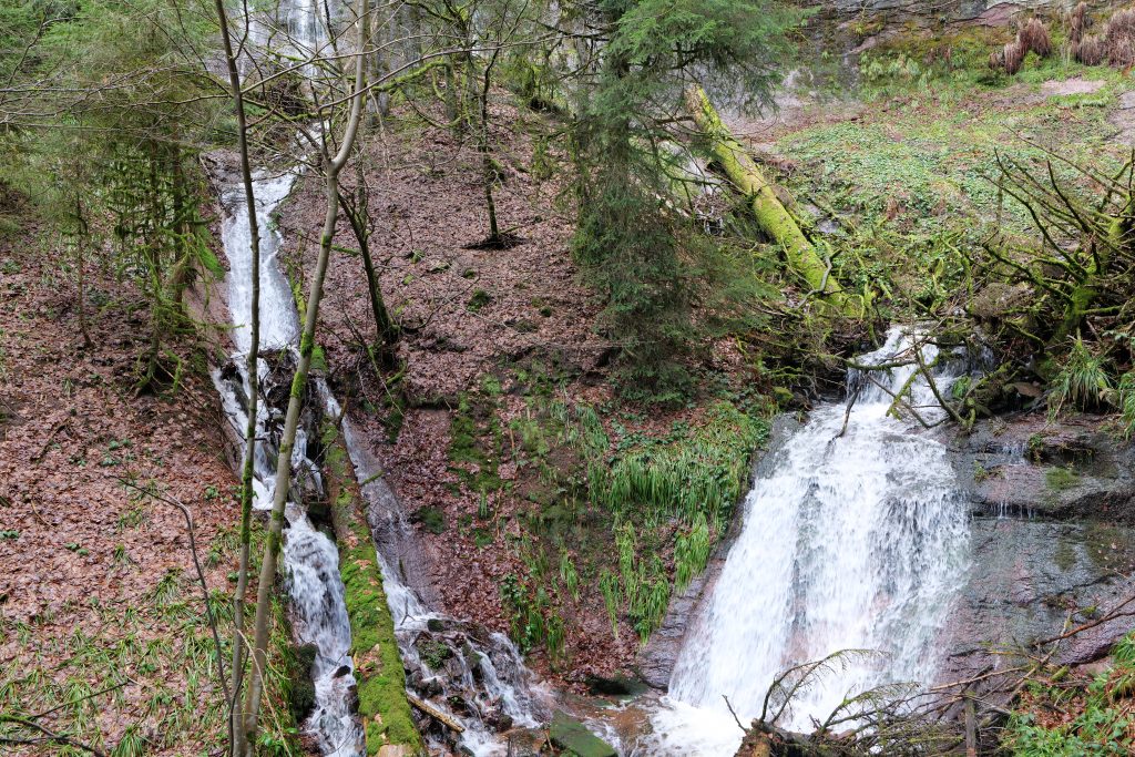 Sankenbach Wasserfall – Eindrucksvoller, zweistufiger Wasserfall mit einer Fallhöhe von 40 Metern,