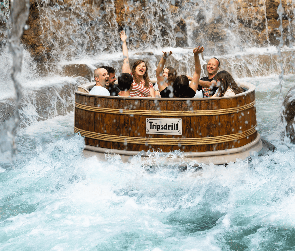 Mit dem "Waschzuber-Rafting" in Tripsdrill erwartet Besucher eine spritzige Abkühlung und jede Menge Spaß – ideal für Abenteuerlustige jeden Alters.