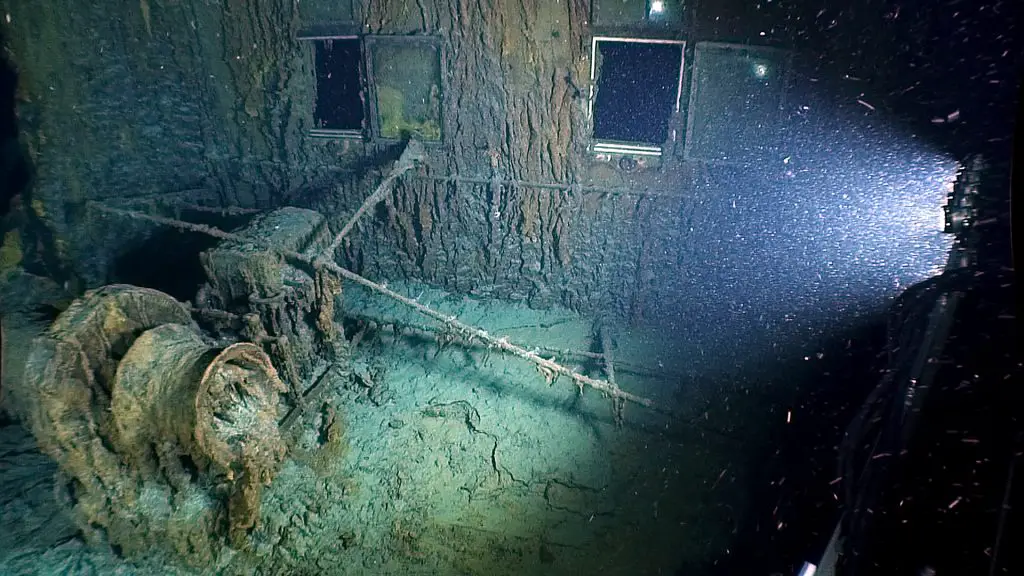 Ein faszinierender Tauchgang zum Wrack der Titanic. Diese Expeditionen haben zahlreiche Artefakte geborgen und bieten einen einmaligen Einblick in die Überreste des legendären Schiffs auf dem Meeresgrund.