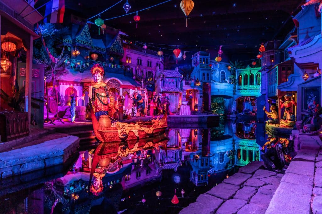 Piraten in Batavia: Kühle Abenteuerfahrt, die Schatten und Spannung an heißen Tagen bietet.