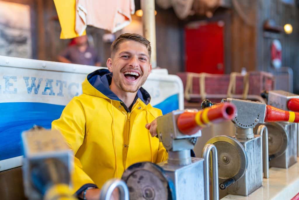 Florent Muslija in "Whale Adventures - Northern Lights"

