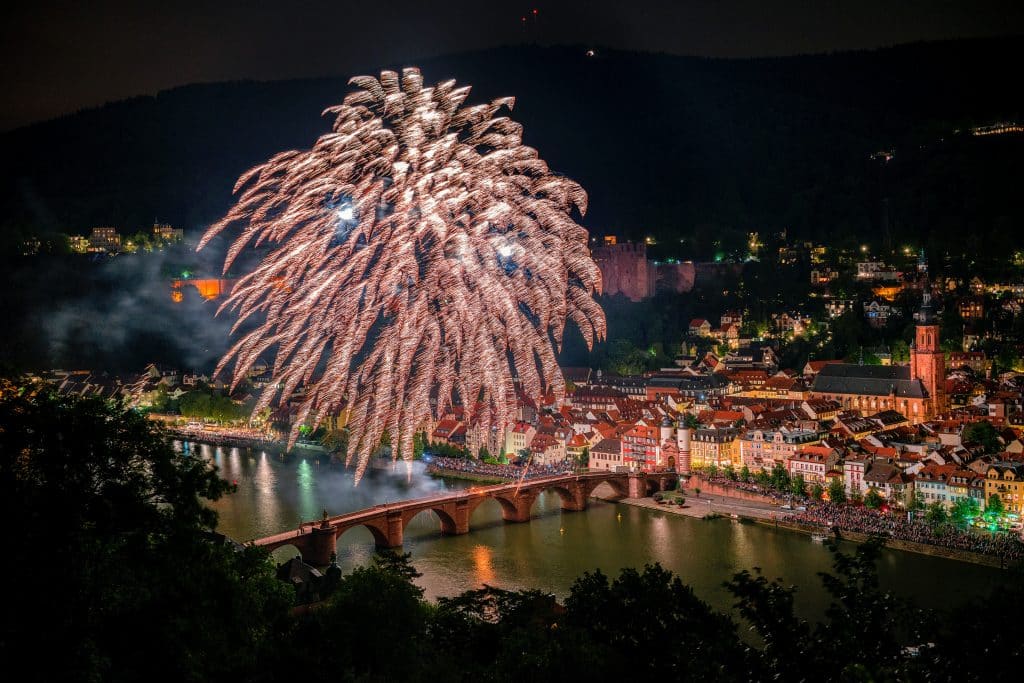 Heidelberger Schlossbeleuchtung 2018: Atemberaubendes Panorama mit erleuchteter Altstadt und spektakulärem Feuerwerk