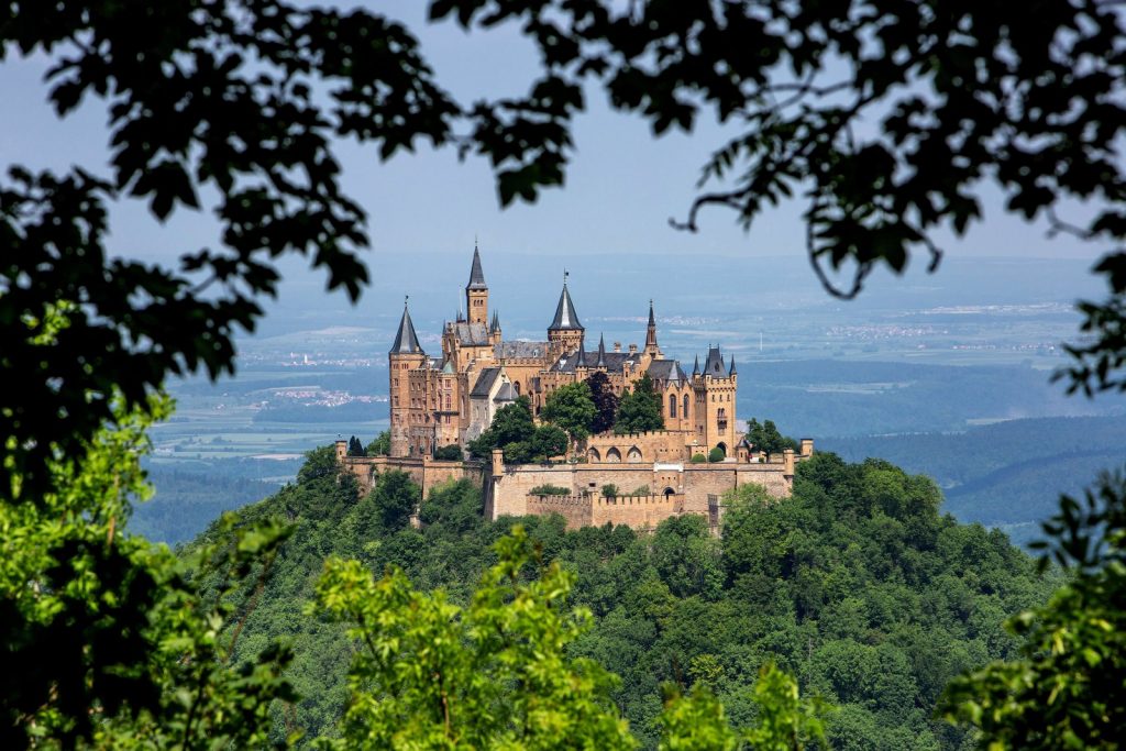 Auch die Burg Hohenzollern schaffte es mit Platz 82 locker unter die Top 100.