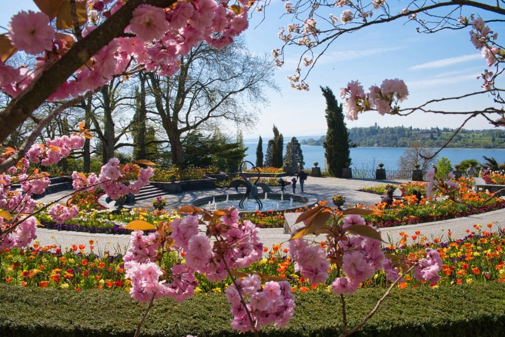 Zusammen mit der Klosterinsel Reichenau auf Platz 8; die Blumeninsel Mainau.