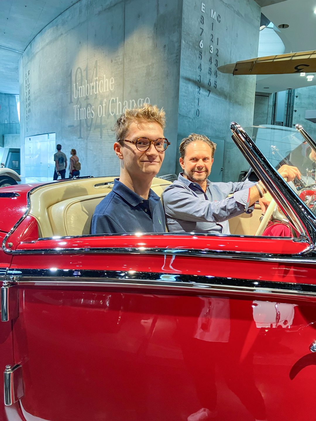 Am 12. September 2024 kam Frédéric Atoun aus Orléans (am Steuer des Mercedes-Benz 500 K Spezial-Roadsters) als 13-millionster Besucher in das Mercedes-Benz Museum. Er war zusammen mit seinem Sohn Victor zu Gast.