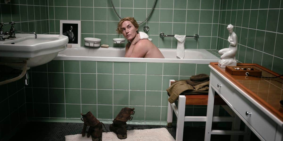 Kate Winslet als Lee Miller in „Die Fotografin“: Mitten im Krieg und gegen alle Widerstände – eine Frau behauptet sich in einer von Männern dominierten Welt. 
