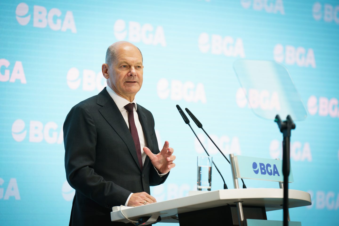 Bundeskanzler Olaf Scholz spricht anlässlich des 75-jährigen Jubiläums des Bundesverbands Großhandel, Außenhandel, Dienstleistungen (BGA) auf dem BGA-Unternehmertag im Verbändehaus Handel-Dienstleistung-Tourismus.