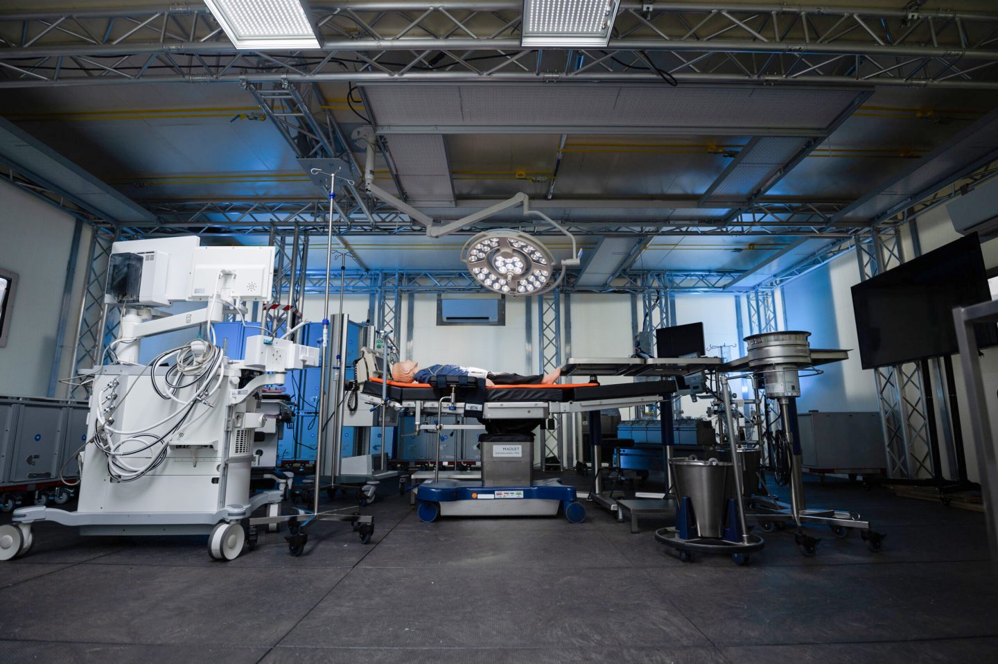 Operationssaal der mobilen Herzklinik
