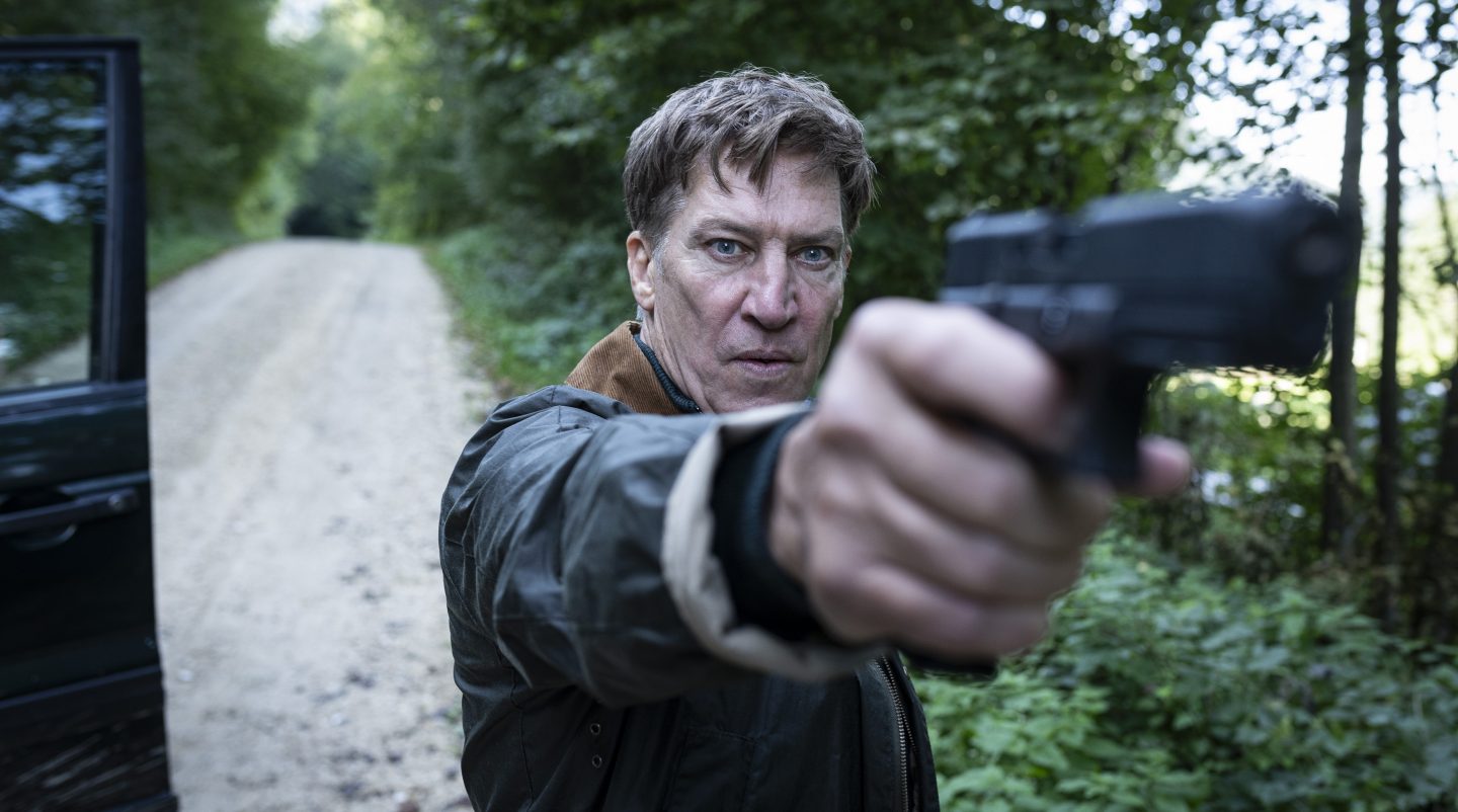 Fühlt sich allmächtig: Otto von Glanzberg (Tobias Moretti) schießt.