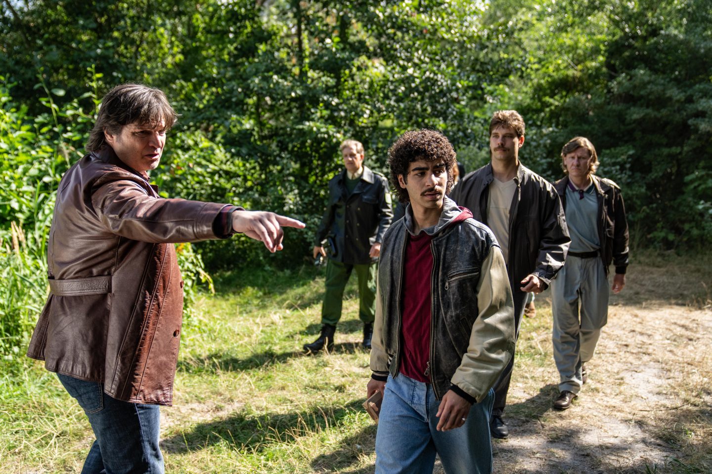 Die Kriminalbeamten Inan Coban (Doguhan Kabadayi,r.) und Ulrich Strack (Misel Maticevic) werden bei der Geldübergabe von Dagobert genarrt.