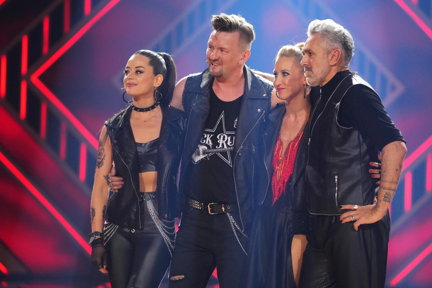 Die Entscheidung: Roland Trettl (r.) und Kathrin Menzinger scheiden aus. Ben Zucker (2.v.l.) und Malika Dzumaev sind in der nächsten Show am 14. März 2025 wieder dabei.
