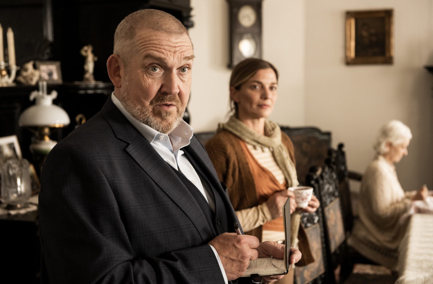 Die Befragung von Martina Baumann (Daniela Wutte) durch Freddy Schenk (Dietmar Bär) geht weiter.
