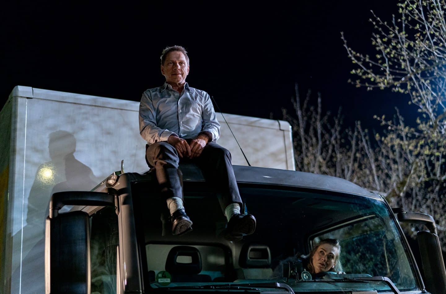 Huch, wo kommt der denn plötzlich her? Jessy (Rilana Nitsch) wundert sich. Statt im Drogennirvana wegzudämmern erweist sich Thorsten Lannert (Richy Müller) im berauschten Zustand als äußerst fidel.